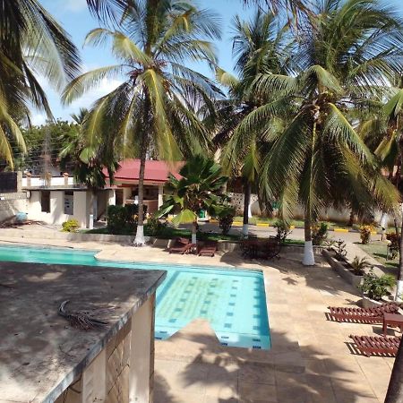Glory Holiday Resort Mombasa Bagian luar foto