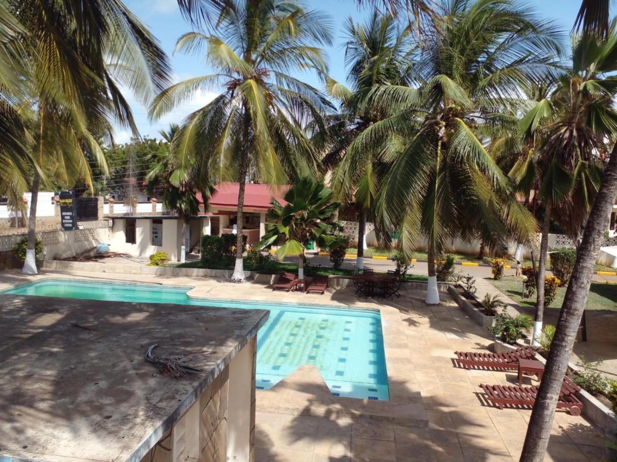 Glory Holiday Resort Mombasa Bagian luar foto