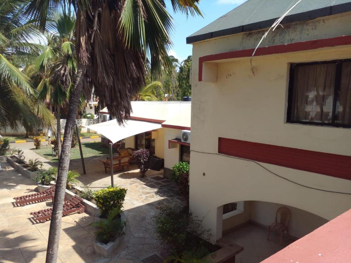 Glory Holiday Resort Mombasa Bagian luar foto