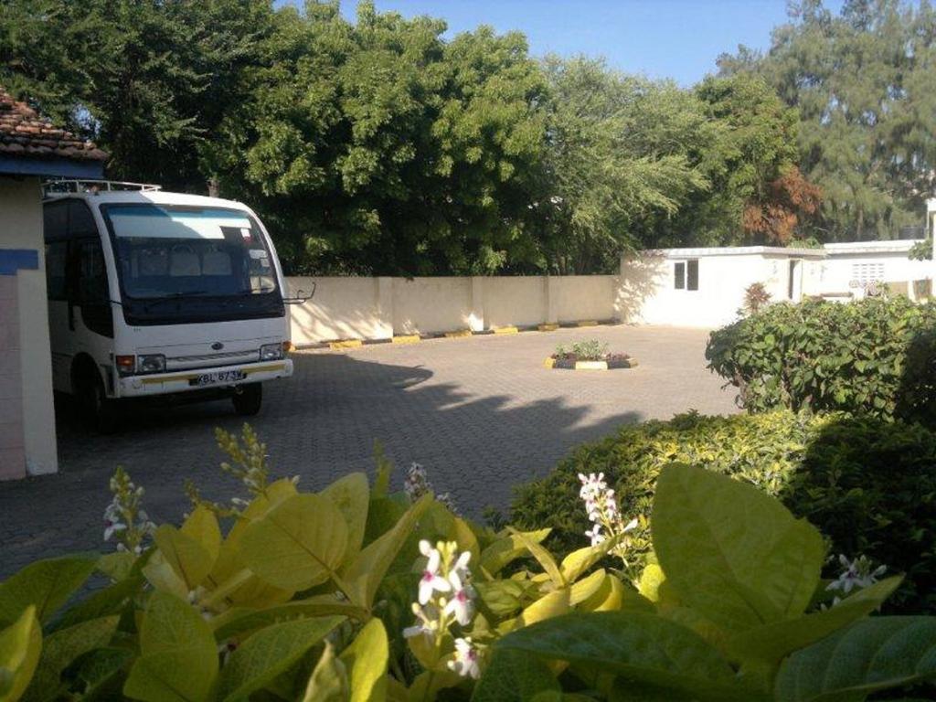 Glory Holiday Resort Mombasa Bagian luar foto